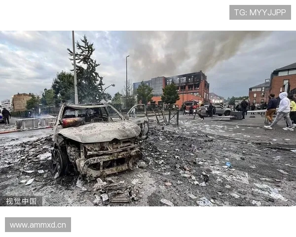 拜仁慕尼黑攻防转换漏洞持续显现,现阶段防守稳定性面临考验 拜仁慕尼黑攻防转换漏洞持续显现,现阶段防守稳定性面临考验