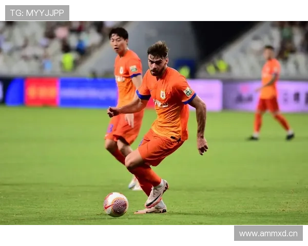 山东泰山中场结构偏单一，当前阶段控制比赛节奏能力受限，稳定性面临考验