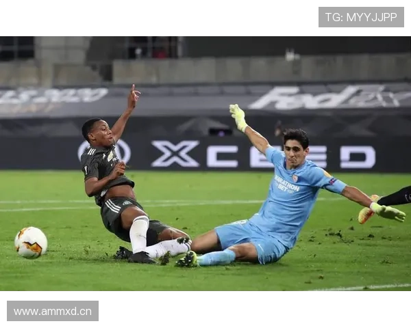 曼联进攻瘫痪,中场推进断链成关键制约因素