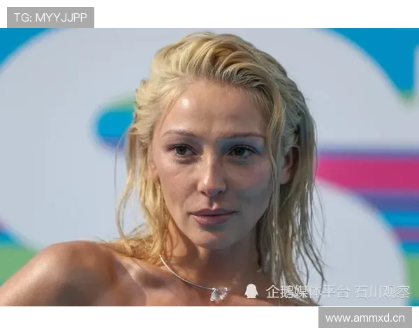 埃琳·安德森赛场上严肃，换了衣服瞬间秒变派对女王？这真不是同一个人吧！